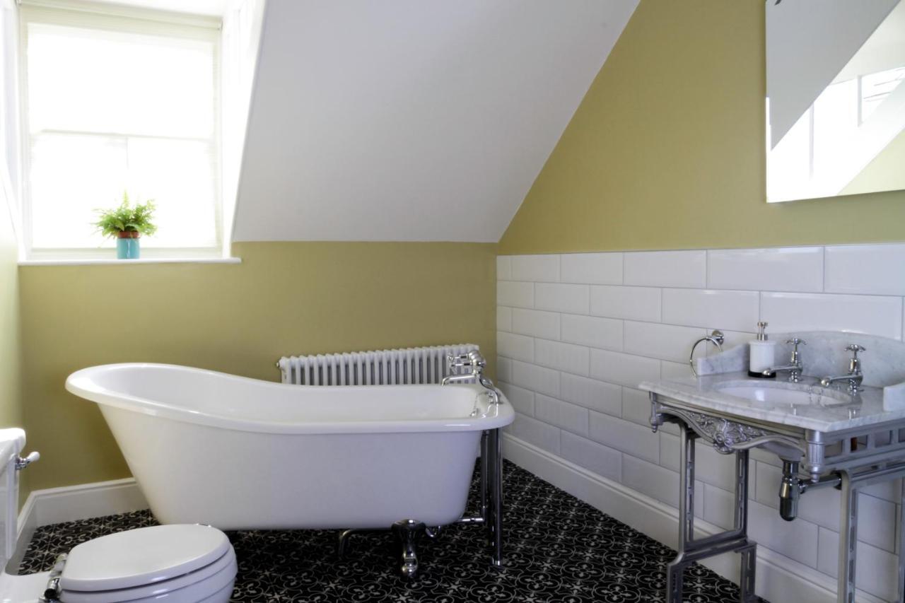 ウィットビー Number 6 Bed & Breakfast エクステリア 写真