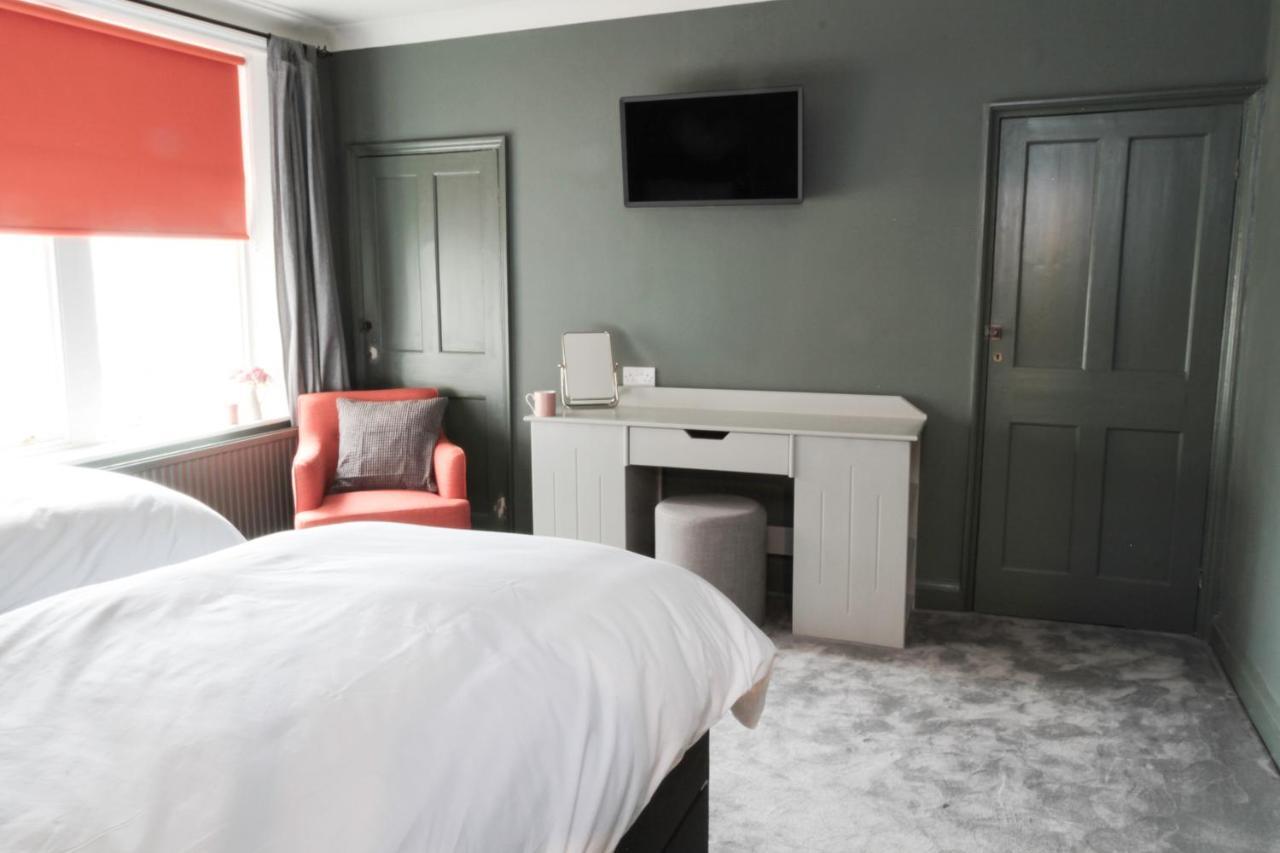 ウィットビー Number 6 Bed & Breakfast エクステリア 写真